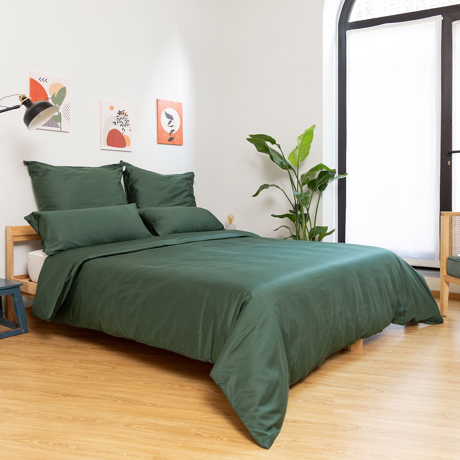 Mako-Satin Kissenbezug Alina in Waldgruen