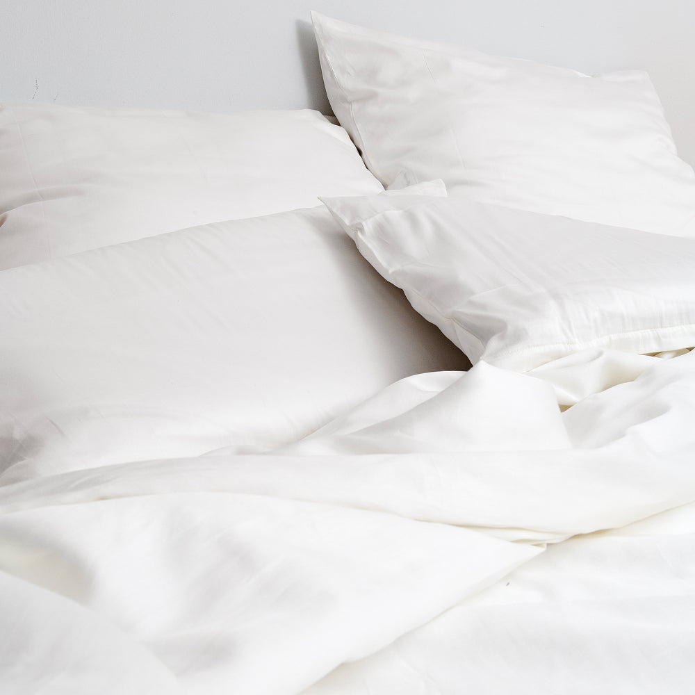 Mako-Satin Kissenbezug Alina in Waldgruen